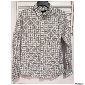 Express Medium 15-15.5 White Green Button Up Preppy Workwear Going Out